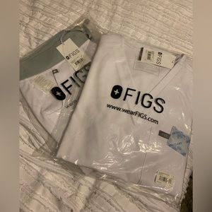 FIGS scrub set